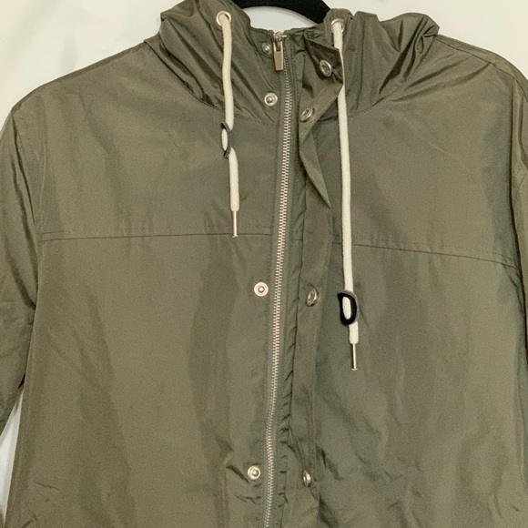 FOREVER 21 OLIVE GREEN RAIN JACKET (S) - Picture 3 of 7